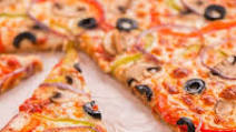 Pizza (Gluten-free Oat Crust) Pizza (Gluten-free Oat Crust)