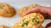Vietnamese Shrimp Toast (Bánh Mì Nướng Tôm) Vietnamese Shrimp Toast (Bánh Mì Nướng Tôm)