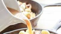 Perfect Brown Gravy {made without meat drippings} Perfect Brown Gravy {made without meat drippings}