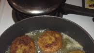 How to cook salmon cakes or balls! How to cook salmon cakes or balls!