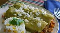 Enchiladas Verdes Rellenas con Picadillo Enchiladas Verdes Rellenas con Picadillo