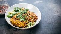 Garlic pork mazemen with coriander and black vinegar Garlic pork mazemen with coriander and black vinegar
