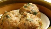 Steamed Chinese-style pork meatballs Steamed Chinese-style pork meatballs