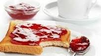 Pan tostado con mantequilla y mermelada sin azúcar Pan tostado con mantequilla y mermelada sin azúcar