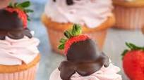 Chocolate Covered Strawberry Cupcakes Chocolate Covered Strawberry Cupcakes