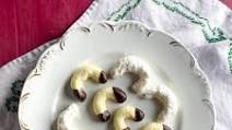 Low FODMAP Vanilla Crescents Low FODMAP Vanilla Crescents