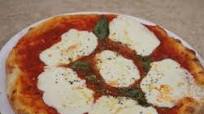 Pizza Margherita alla Napoletana Pizza Margherita alla Napoletana
