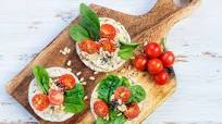 GF Rice Cake with Hummus, Tomatoes & Basil GF Rice Cake with Hummus, Tomatoes & Basil
