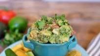 Chunky Guacamole (Paleo, Whole30 + Keto) Chunky Guacamole (Paleo, Whole30 + Keto)