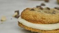 Chocolate Chip Cookie Sandwich with Vanilla Frosting Chocolate Chip Cookie Sandwich with Vanilla Frosting