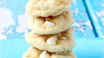 White Chocolate Macadamia Nut Cookies! (5 Ingredients) White Chocolate Macadamia Nut Cookies! (5 Ingredients)