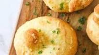 Cheesy Garlic Knots Cheesy Garlic Knots