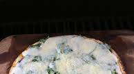 How to make a pizza on the grill using pre-made crust How to make a pizza on the grill using pre-made crust