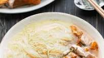 Chinese Roast Duck Noodle Soup (雪菜鴨絲湯米) Chinese Roast Duck Noodle Soup (雪菜鴨絲湯米)