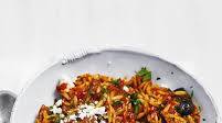 Easy orzo pasta with oregano, feta and tomato sauce Easy orzo pasta with oregano, feta and tomato sauce
