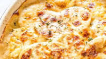 Easy Scalloped Potatoes (Dauphinoise Potatoes) Easy Scalloped Potatoes (Dauphinoise Potatoes)