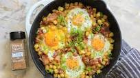 One-Pan Breakfast Hash (Whole30 Recipe) One-Pan Breakfast Hash (Whole30 Recipe)