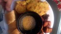 Recipe of Homemade Carnitas fritas con tostones garlic sauce and long bread... Recipe of Homemade Carnitas fritas con tostones garlic sauce and long bread...